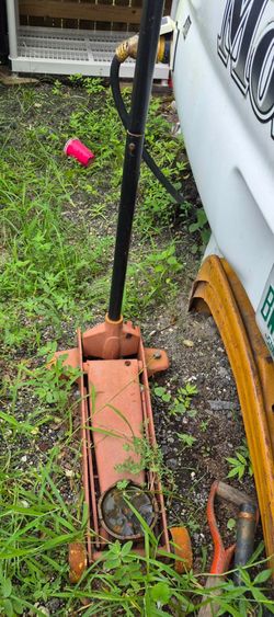 FLOOR JACK