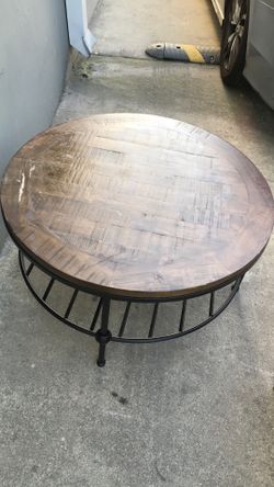 3.2 Ft round coffee table