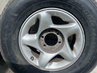 265/70/16 & 16” Toyota wheel & tire