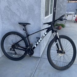 Trek Marlin 4 MTB  Medium 29”