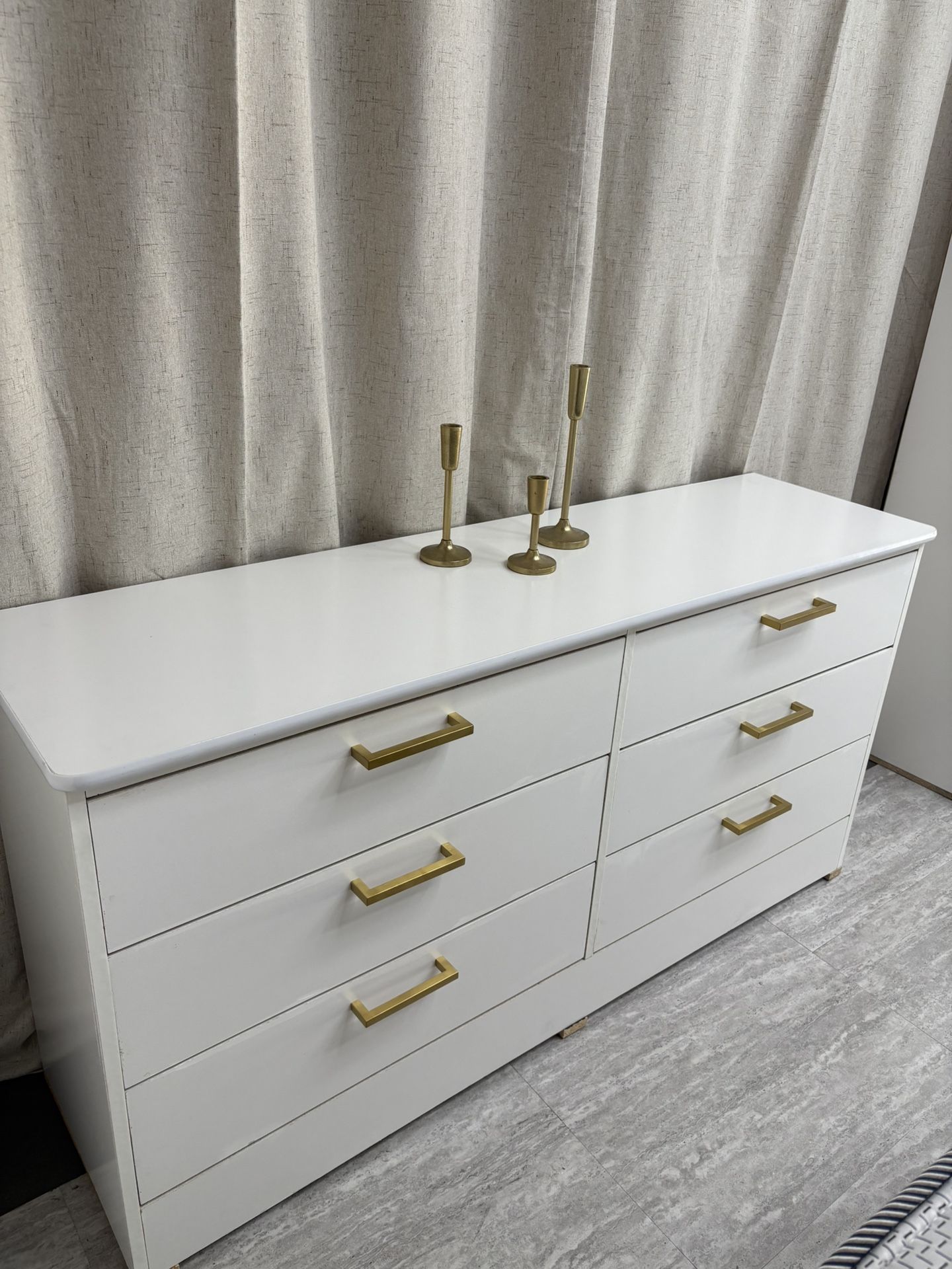 BEAUTIFUL WHITE 6 DRAWER DRESSER🌟