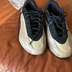 Men’s Tennis Shoes