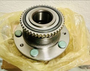 • Motorcraft HUB-22 Front Wheel Hub - Genuine Ford Part - NEW IN BOX