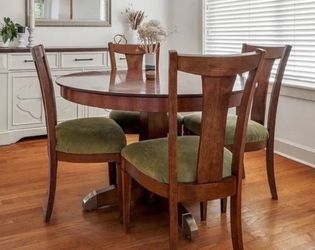 Round Wood Dining Table with 4 Chairs