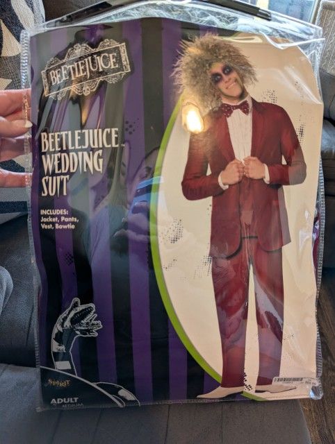 Beetlejuice Costumes From Spirit