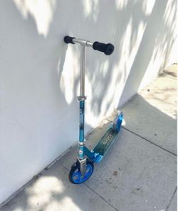 Razor A5 Lux Kick Scooter 🛵