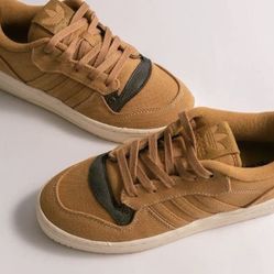 ADIDAS ORIGINALS FORUM SHOES
