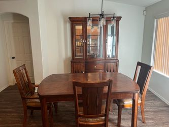 China Cabinet and matching table