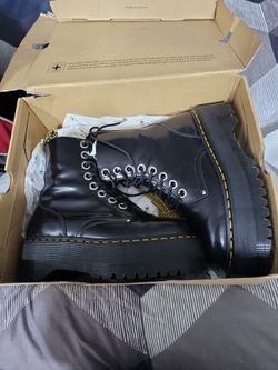 Dr. Martin's boots women's size 10