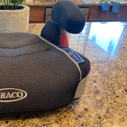 GRACO  BOOSTER  SEAT 