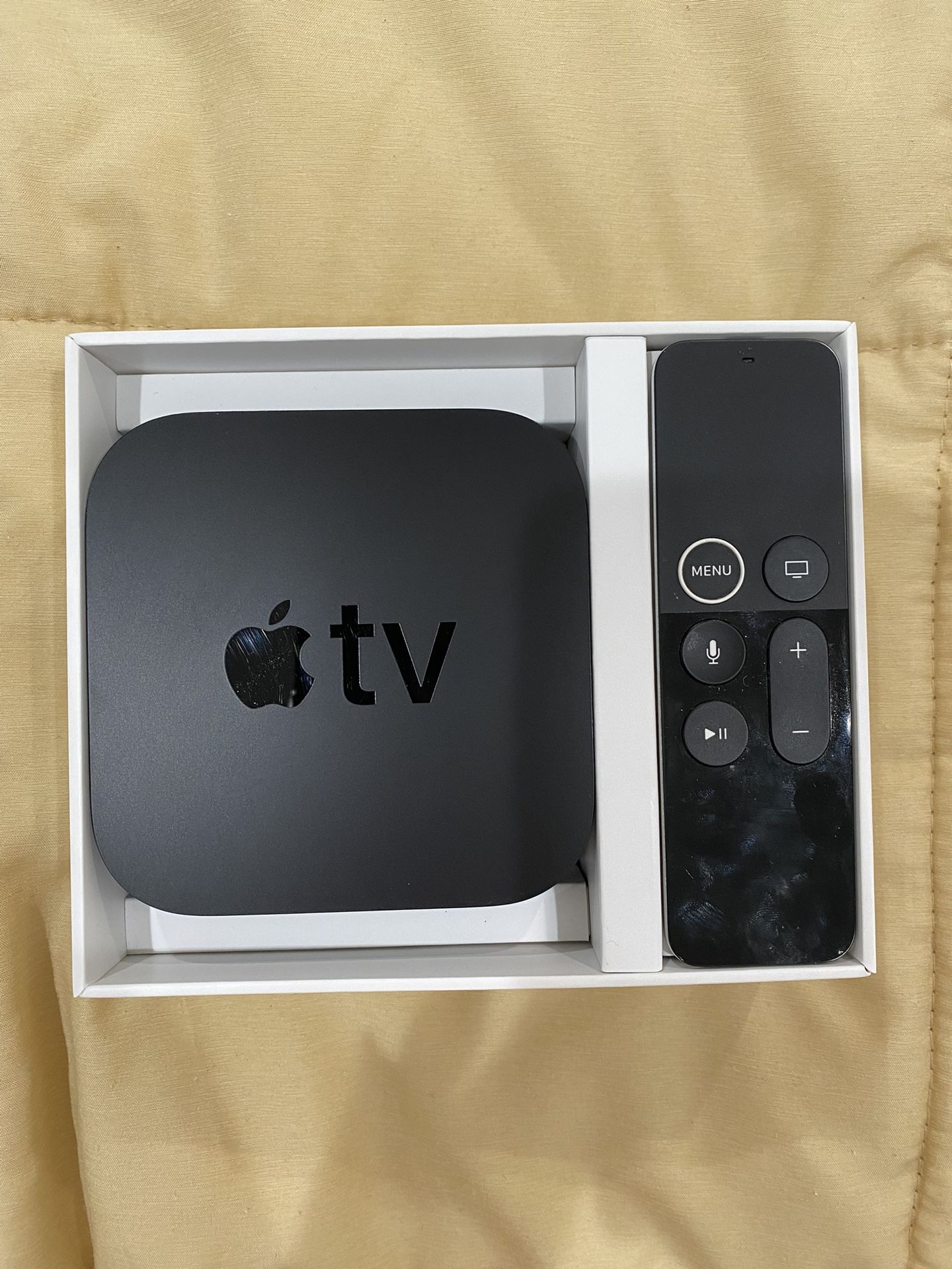 Apple TV HD 32GB/1080p with remote!