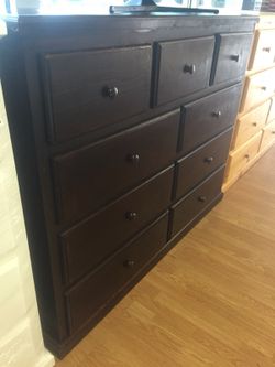 Dresser