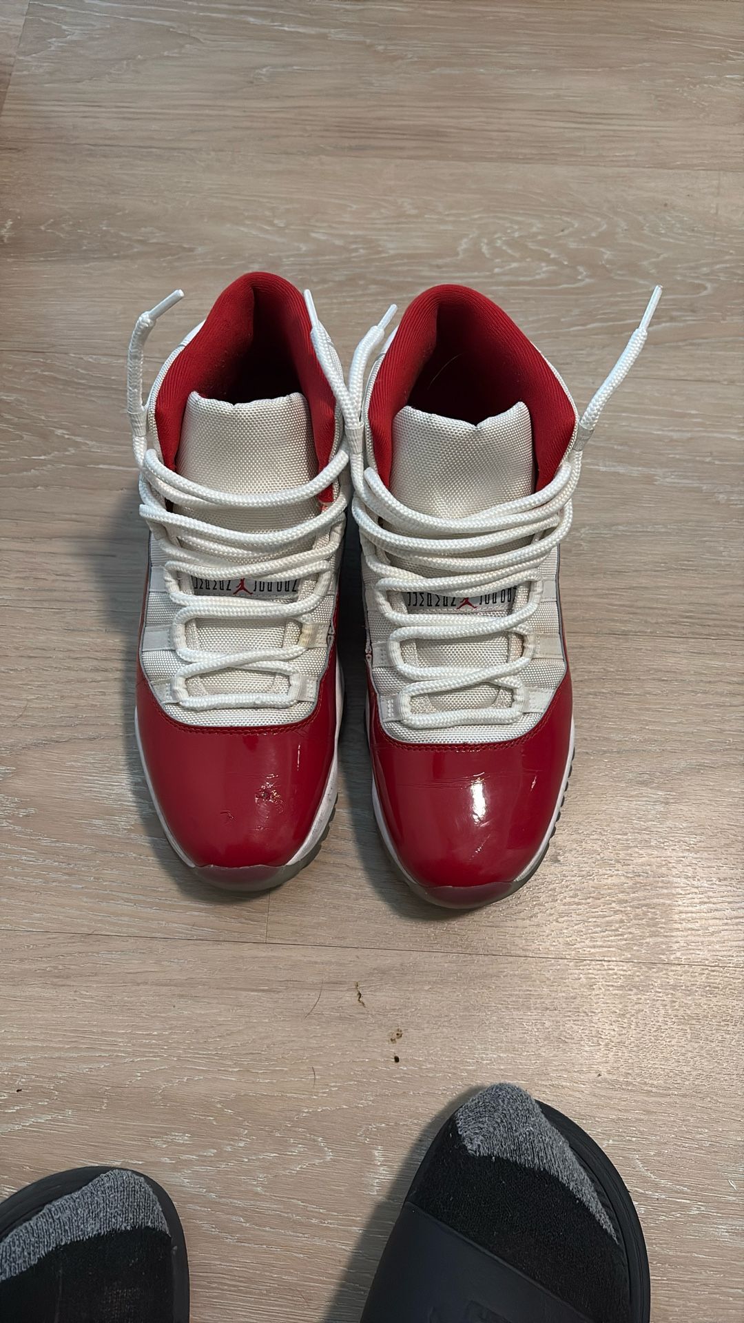 Air Jordan 11 Retro 'Cherry' Size 9.5