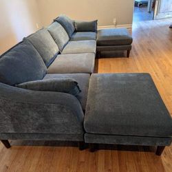 New Mid Modern Century Sectional Couch! Free Delivery 🚚! Financing Available!