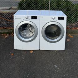 KENMORE WASHER AND DRYER SET.