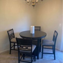 Round Brown Table With 4 Chairs