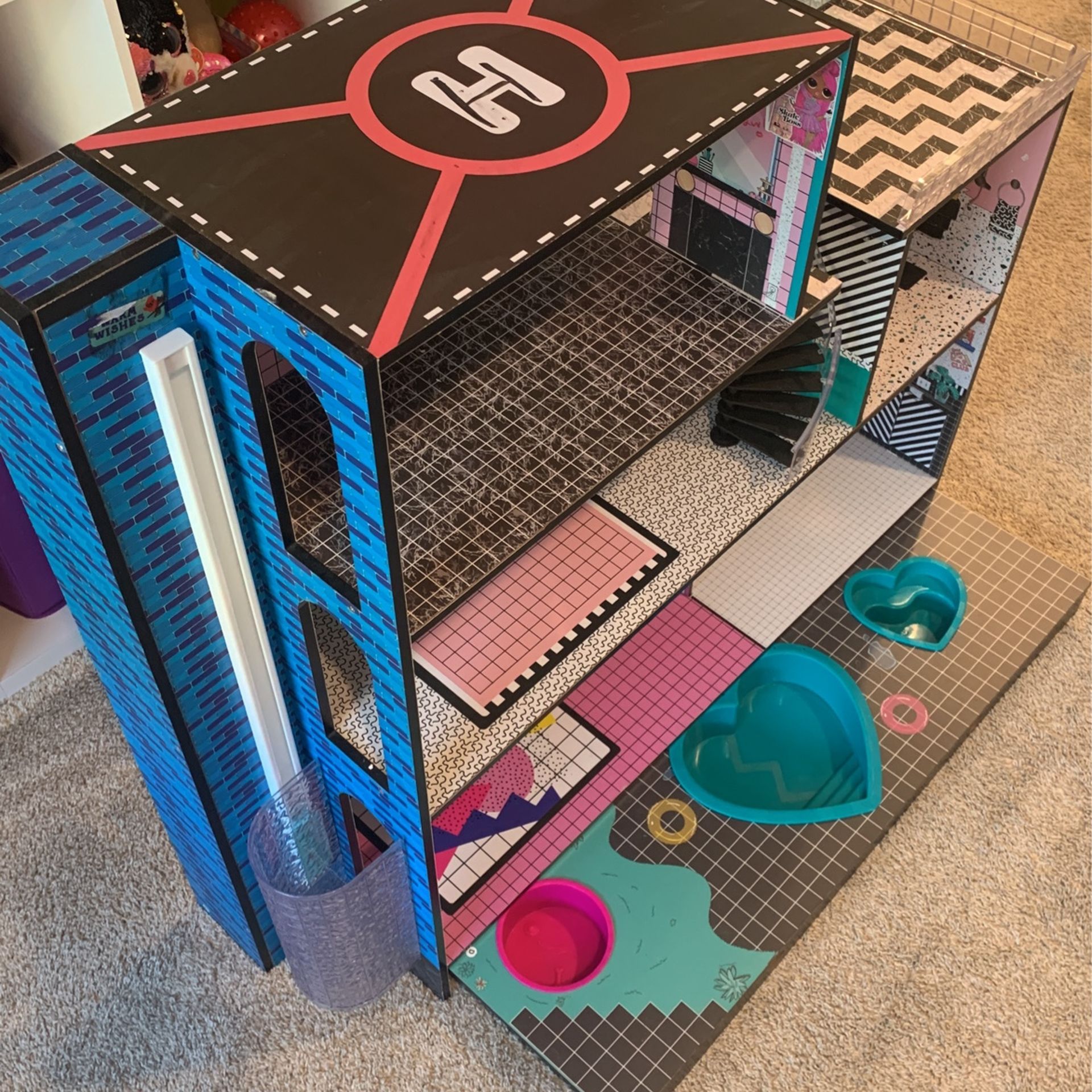 LOL Doll House With Elevator
