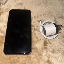 Apple iPhone 11 - 128GB - UNLOCKED