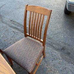 Kitchen Table And 4 Chairs