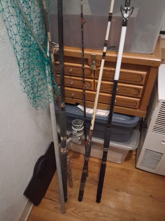 Fishing Poles 4 And Net