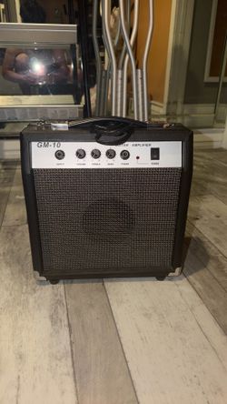 GM-10 GUITAR AMPLIFIER