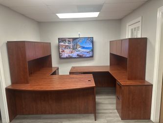 OFFICE/HOME DESK L-SHAPE DESK WITH HUTCH 