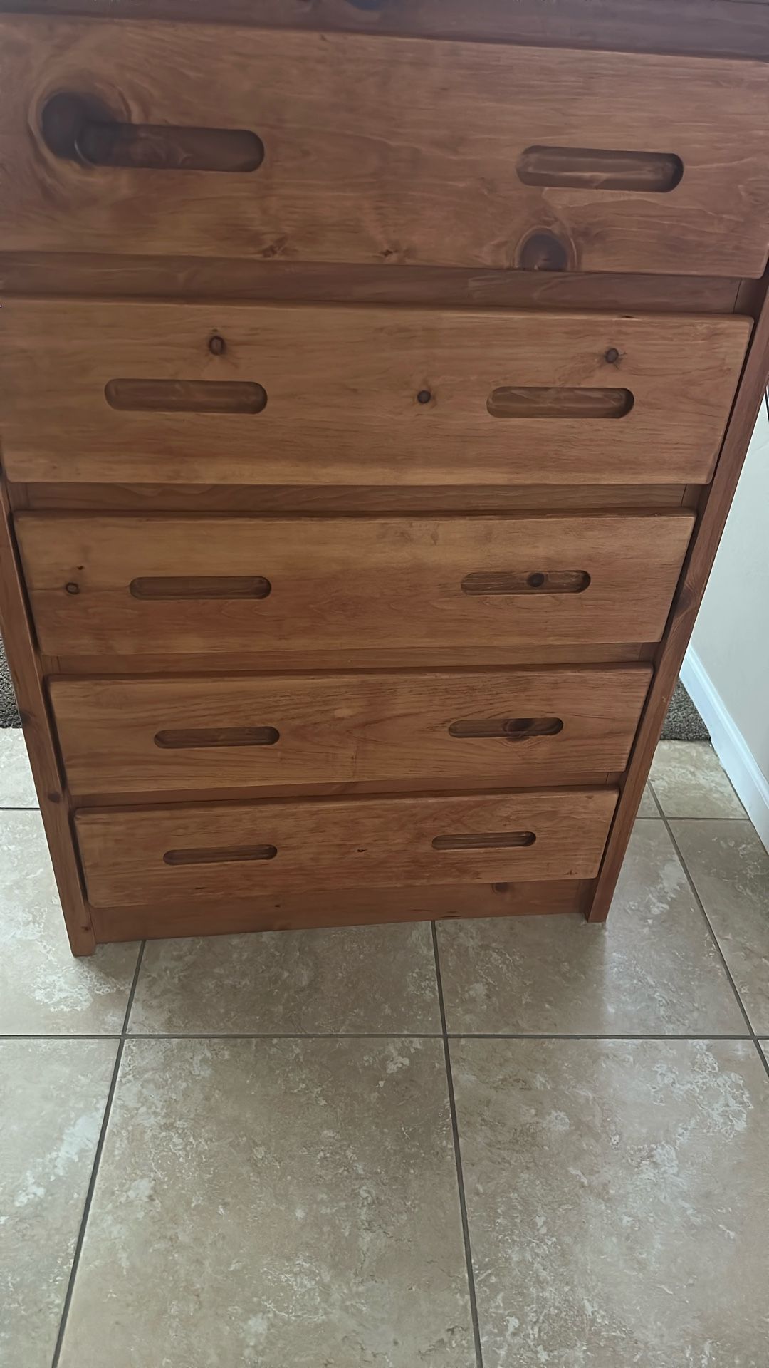 DRESSER