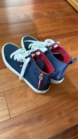 Hilfiger women size 7, new