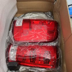 Ford F150 lobo 04-08 tail light chrome/red 