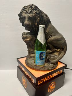 Vintage Löwenbräu Lighted Lion Beer Display