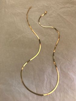 Chain   14 k New.   18 inches 2 mm / herringbone chain