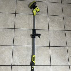 Ryobi PCL1701B 18V Soap Dispensing Telescoping Scrubber -l