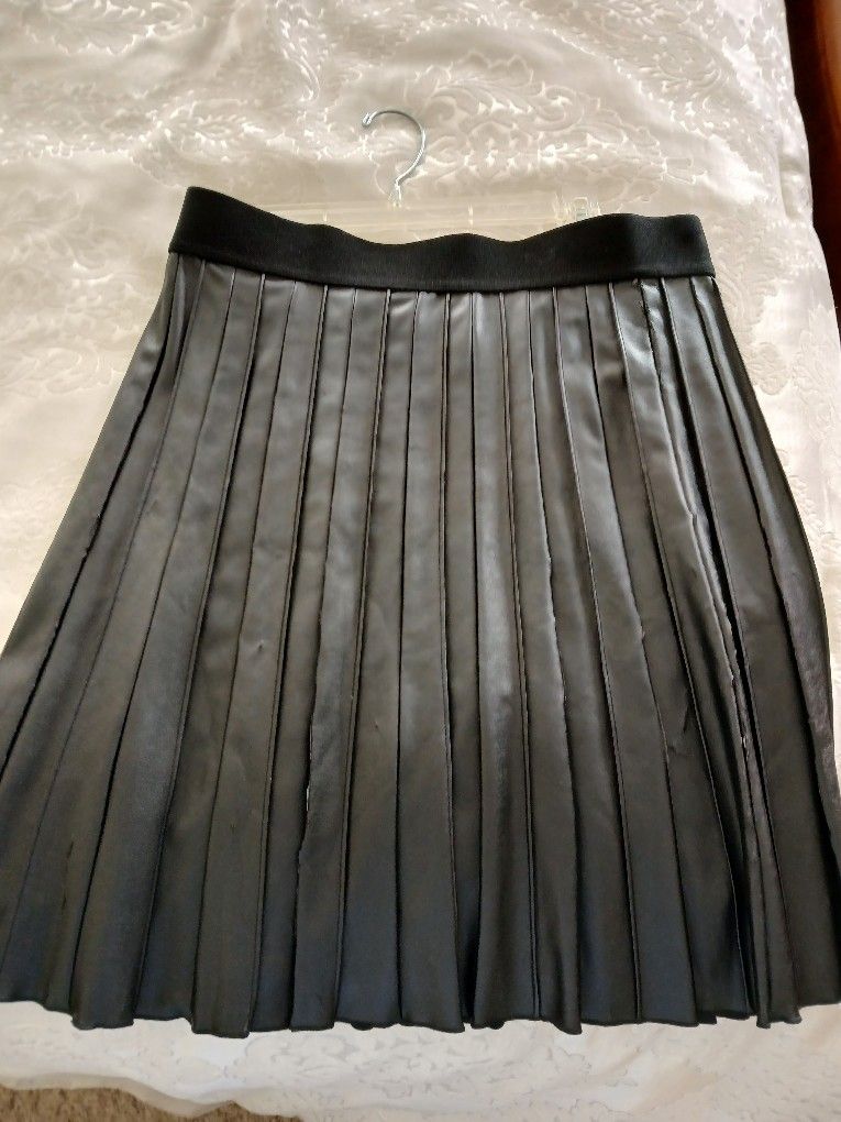Alfani Size 6 Petite Black Pleather Skirt