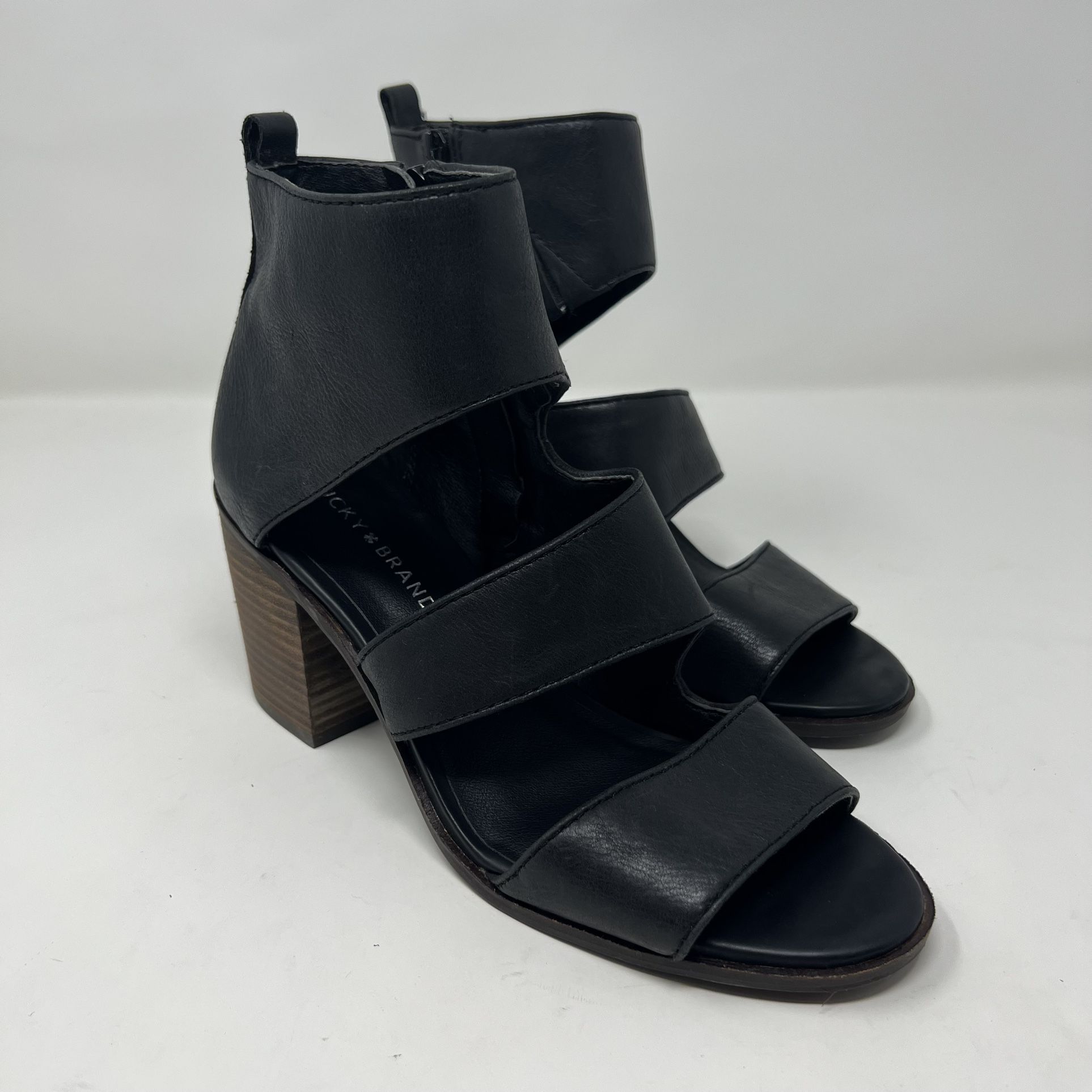 LUCKY BLOCK HEELS Size 8