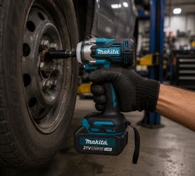 Makita impact driver w charger and battery