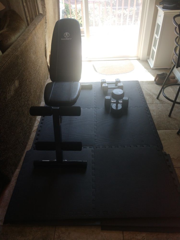 4'-1" Marcy Workout Bench / 2 Sets of Hand Weights & 10 - 25"x 25" Connectable Floor Pads