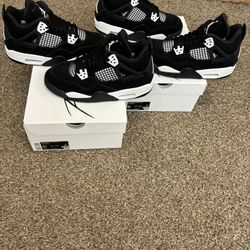 Air Jordan 4 Retro White Thunder Size 5.5 & 6Y