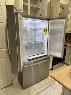 LG 27 cu ft. Smart Counter Depth MAXTM French Door Refrigerator