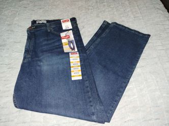 Wrangler Jeans  Mens Sz 40×32 9TRLFRA  Relaxed Fit Medium Wash Blue Denim NEW