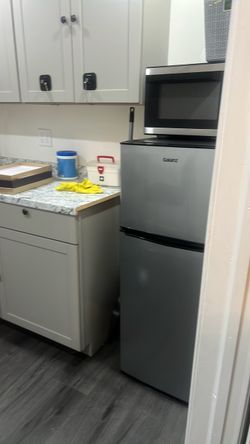 Galanz Compact Refrigerator with Freezer – Silver/Gray