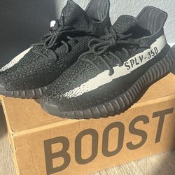 Yeezy Boost 350 V2 Oreo Size 11 1/2