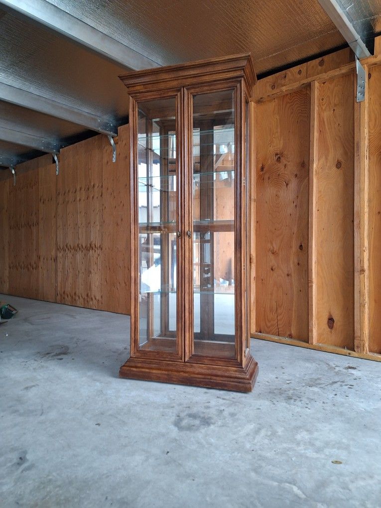 Classic Cabinet $260 FIRM