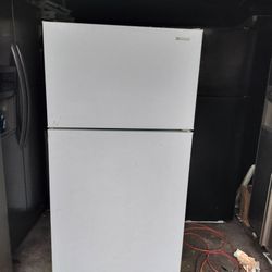 Frigidaire White Refrigerator - Can Deliver 