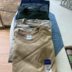 New men’s medium Gilden shirts seven for $10