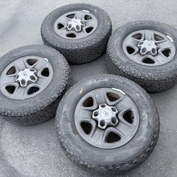 (4) 18” Toyota Tundra Wheels 255/70R18 Tires