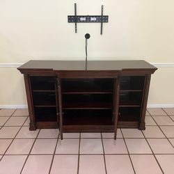 Media console/buffet table