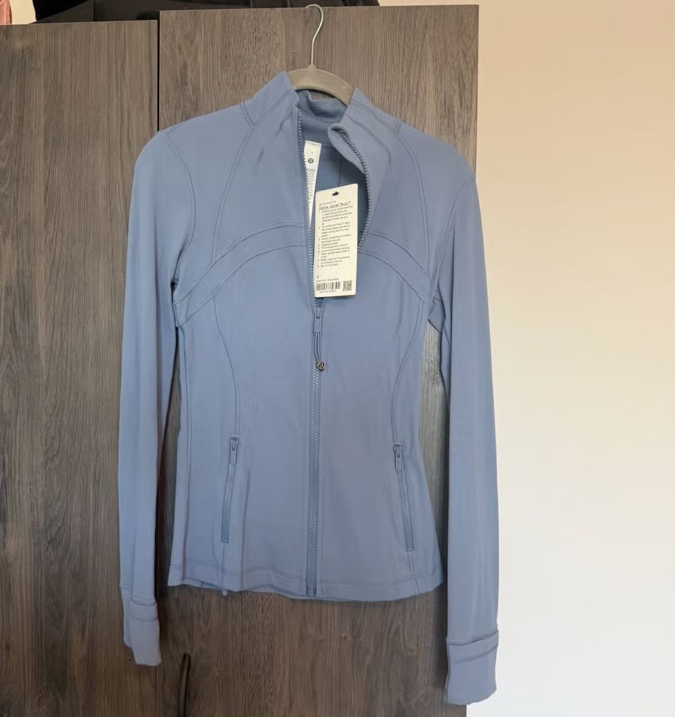 NWT lululemon define jacket size 4