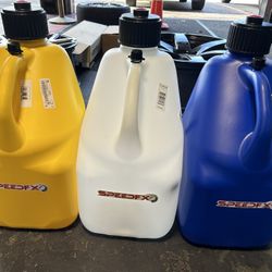 5.5 LITER GAS CANS NEW / 3 COLORS