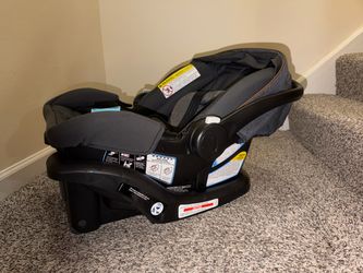 Graco Infant Car Seat with Base