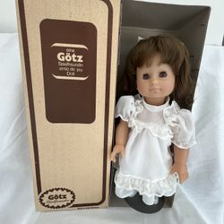 Vintage 15” Götz Modell Vinyl Doll